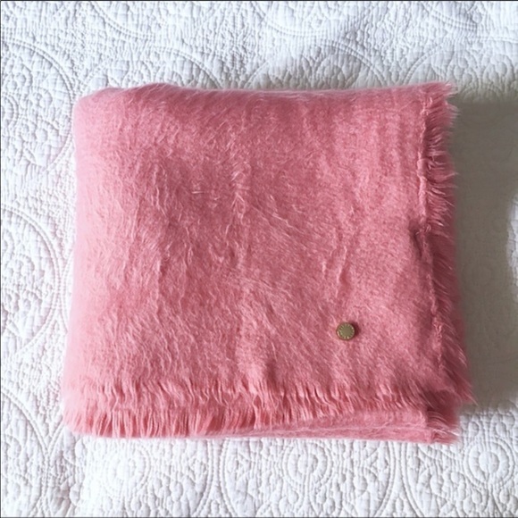 EXPRESS PINK BLANKET SCARF - Picture 2 of 4
